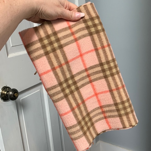 Authentic Burberry pink check 100% cashmere scarf - Picture 13 of 16